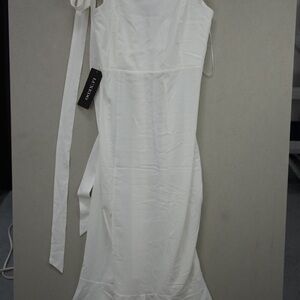 NWT Tie strap Elegant White Midi Dress